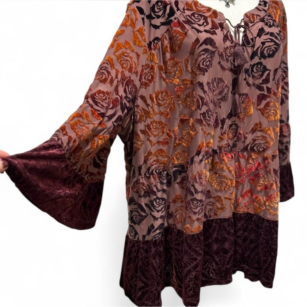 NWT Whimsical Floral Burnout Velvet Peasant Bell Sleeve Blouse Woman's 3XL - Picture 2 of 8